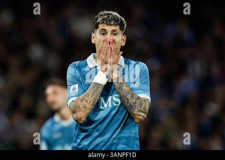 Napoli, Italie. 23 janvier 2022. Mathias Olivera, de Napoli, semble abattu lors du match de football Serie A entre Napoli et Empoli au stade Diego Armando Maradona de Naples, dans le sud de l'italie, lundi 14 avril 2025. Sport - Soccer . (Photo de Alessandro Garofalo/LaPresse) crédit : LaPresse/Alamy Live News Banque D'Images