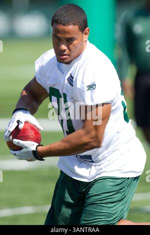 1er août 2011 : le Tight End des jets de New York Dustin Keller (81 ans) attrape le ballon pendant le camp d'entraînement des jets de New York à l'Atlantic Health Training Center à Florham Park, New Jersey. (Crédit image : © Chris Szagola/Cal Sport Media/ZUMAPRESS.com) Banque D'Images