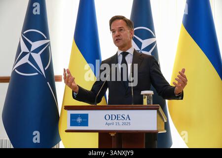 Odessa, Ukraine. 15 avril 2025. Le secrétaire général de l’OTAN, Mark Rutte, assiste à une réunion d’information conjointe avec le président ukrainien Volodymyr Zelenskyy à Odessa, en Ukraine, le 15 avril 2025. (Photo de Nina Liashonok/Ukrinform) crédit : Ukrinform/Alamy Live News Banque D'Images