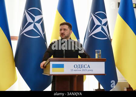 Odessa, Ukraine. 15 avril 2025. Le président ukrainien Volodymyr Zelenskyy assiste à une réunion d’information conjointe avec le secrétaire général de l’OTAN Mark Rutte à Odessa, Ukraine, le 15 avril 2025. (Photo de Nina Liashonok/Ukrinform) crédit : Ukrinform/Alamy Live News Banque D'Images