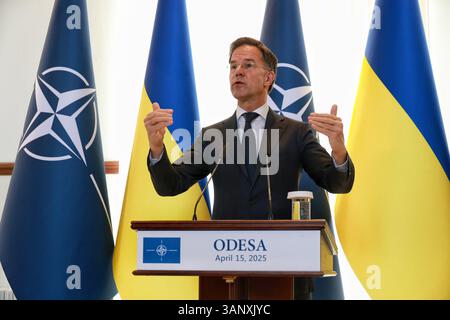 Odessa, Ukraine. 15 avril 2025. Le secrétaire général de l’OTAN, Mark Rutte, assiste à une réunion d’information conjointe avec le président ukrainien Volodymyr Zelenskyy à Odessa, en Ukraine, le 15 avril 2025. (Photo de Nina Liashonok/Ukrinform) crédit : Ukrinform/Alamy Live News Banque D'Images