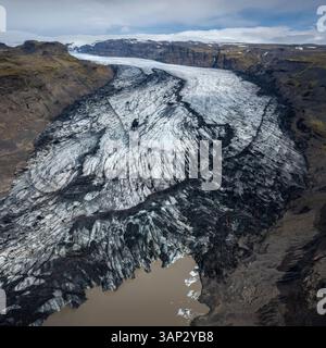 Vue aérienne du glacier Solheimajokull dans la région sud, Islande. Banque D'Images
