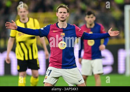 Dortmund, Allemagne. 15 avril 2025. DORTMUND - Frenkie de Jong du FC Barcelone lors du match de quart de finale de la Ligue des Champions entre le Borussia Dortmund et le FC Barcelone au stade signal Iduna Park le 15 avril 2025 à Dortmund, Allemagne. ANP | Hollandse Hoogte | GERRIT VAN KEULEN crédit : ANP/Alamy Live News Banque D'Images