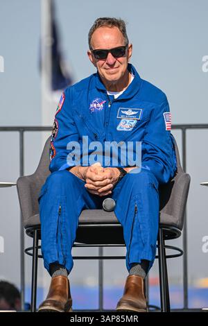 Avalon, Australie. 28 mars 2025. Astronaute de la NASA, vétéran de trois missions de navette et colonel de l'USAF Michael John ''Bloomer'' Bloomfield est vu lors d'une interview en plein air à l'aéroport d'Avalon, en Australie. (Crédit image : © Alexander Bogatyrev/SOPA images via ZUMA Press Wire) USAGE ÉDITORIAL SEULEMENT ! Non destiné à UN USAGE commercial ! Banque D'Images