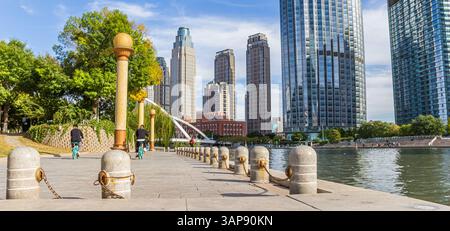 Panorama de la promenade au bord de la rivière Haihe à Tianjin, Chine Banque D'Images