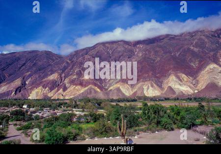 Argentine, la Quebrada de Humahuaca est une vallée de montagne située dans la province de Jujuy. Il a été désigné paysage protégé et est une WO de l'UNESCO Banque D'Images