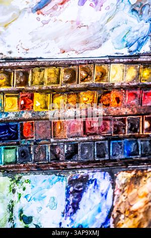 Palette de mélange d'aquarelles d'artiste à Florence, Italie Banque D'Images