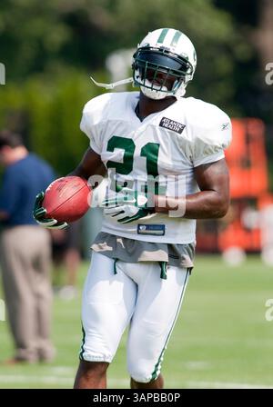 19 août 2011 : LaDainian Tomlinson (21 ans), le running back des jets de New York, fait quelques exercices lors de l'entraînement au centre de formation sanitaire des jets Atlantic à Florham Park, New Jersey. (Crédit image : © Duncan Williams/Cal Sport Media/ZUMAPRESS.com) Banque D'Images