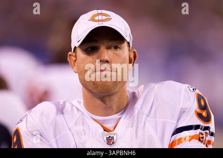 22 août 2011 : Robbie Gould (9 ans), le joueur de Chicago Bears place, regardant depuis la ligne de touche lors du match de pré-saison entre les Bears de Chicago et les Giants de New York au New Meadowlands Stadium à East Rutherford, New Jersey. Les géants battent les ours, 41-13.(image crédit : © Chris Szagola/Cal Sport Media/ZUMAPRESS.com) Banque D'Images