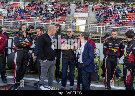 Ambiance , pendant les 4 heures de Barcelone, la première manche du Championnat ELMS 2025, sur le circuit Barcelone-Catalunya, du 4 au 6 avril 2025, en Espagne. - Photo Laurent Cartalade/Agence MPS crédit Agence MPS/Alamy Live News Banque D'Images