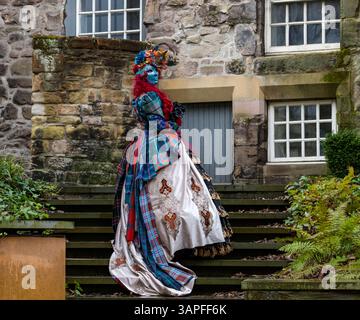 Lorraine Pritchard portant un masque vénitien et un costume, festival des grenades, Scottish Storytelling Centre, Edinubrgh, Écosse, ROYAUME-UNI Banque D'Images