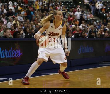 28 juin 2011 : Indiana Fever g-f Katie Douglas (23 ans) en action lors d'un match WNBA entre le Phoenix Mercury et l'Indiana Fever au Conseco Fieldhouse à Indianapolis, Indiana. Indiana a battu Phoenix 91-86.(image crédit : © Pat Lovell/Cal Sport Media/ZUMAPRESS.com) Banque D'Images