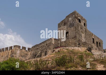 Ghana, Seaside View of Fort Amsterdam, construit par les Anglais entre 1638 et 1645 sous le nom de Fort Cormantin. Maintenant sur la liste du patrimoine mondial. Banque D'Images