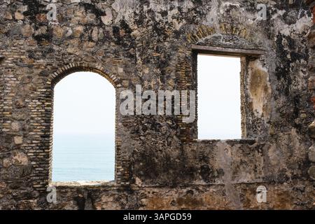 Ghana, Fort Amsterdam, construit par les Anglais entre 1638 et 1645 sous le nom de Fort Cormantin. Maintenant sur la liste du patrimoine mondial. Banque D'Images