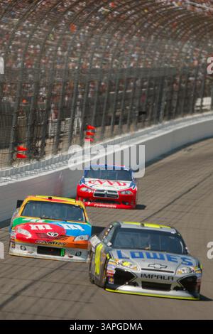 05 juin 2011 : Kyle Busch #18 et Jimmie Johnson #48 en action lors du STP 400 au Kansas Speedway à Kansas City, KS. (Crédit image : © Kyle Rivas/Cal Sport Media/ZUMAPRESS.com) Banque D'Images