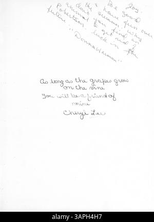 Cet annuaire 1969 '69 Tradewind' capture les moments clés de l'année scolaire 1968-1969 en se concentrant sur les activités académiques, sportives et parascolaires des étudiants et des enseignants, avec une attention particulière aux contributions afro-américaines. Banque D'Images