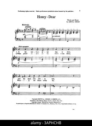 Cette partition pour 'Honey Dear' par Anita Owen inclut une publicité pour 'Sweetheart Days' et d'autres œuvres. La partition donne un aperçu de l'industrie de l'édition musicale du début du XXe siècle et de la popularité des ballades domestiques et romantiques. Banque D'Images