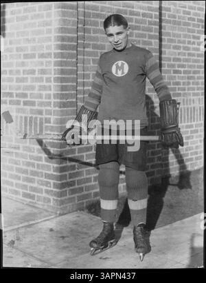 Jackie Connelly est une joueuse de hockey avec les Millers de Minneapolis. Plus de détails sur sa carrière ou ses réalisations ne sont pas fournis dans le titre. Banque D'Images