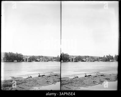 Cette photographie montre des scènes d'épave et de sauvetage suite à une inondation à Pendleton, Oregon, le long de la rivière Umatilla. Il fait partie de la collection Lee Moorhouse. Banque D'Images