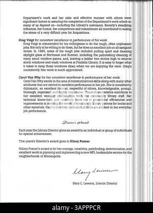Ce bulletin hebdomadaire de 1996 pour les employés de la Bibliothèque publique de Minneapolis fournit des mises à jour, des annonces officielles et des nouvelles essentielles concernant les opérations de la bibliothèque et les activités du personnel. Banque D'Images