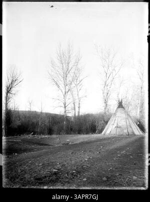 Photographie de la collection Lee Moorhouse montrant des camps dans la réserve indienne Umatilla. Banque D'Images