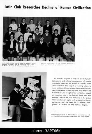 L'Annuaire 'Echowan' 1966 du lycée Louis Park documente les élèves, les enseignants, les clubs, l'athlétisme et les événements de l'année académique 1965-1966. Banque D'Images