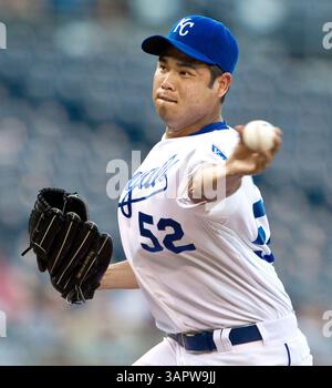 20 juillet 2011 - Kansas City, Missouri, États-Unis - le lanceur Bruce Chen, débutant des Royals de Kansas City, lance la première manche contre les White Sox de Chicago au stade Kauffman. (John Sleezer/Kansas City Star/MCT/ZUMAPRESS.com) Banque D'Images
