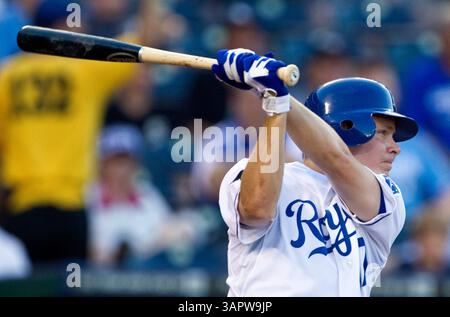 20 juillet 2011 - Kansas City, Missouri, États-Unis - Chris Getz des Kansas City Royals se connecte en simple lors de la troisième manche contre les White Sox de Chicago au stade Kauffman. (John Sleezer/Kansas City Star/MCT/ZUMAPRESS.com) Banque D'Images