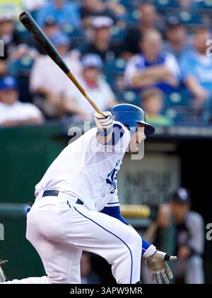 20 juillet 2011 - Kansas City, Missouri, États-Unis - Alex Gordon des Royals de Kansas City se connecte en simple en troisième manche contre les White Sox de Chicago au stade Kauffman. (John Sleezer/Kansas City Star/MCT/ZUMAPRESS.com) Banque D'Images
