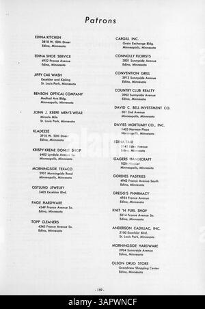 Cet annuaire « Whigrean » 1957 de l'école secondaire Edina-Morningside met en lumière les élèves, les enseignants, l'athlétisme et les événements importants de l'école au cours de l'année scolaire 1956-1957. Banque D'Images