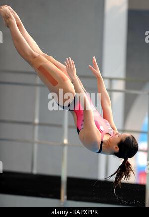 23 juil. 2011 ; Shanghai, CHINE ; He Zi de Chine participe à la finale de tremplin féminin du 3 m au cours du huitième jour des 14e Championnats du monde FINA à l'Oriental Sports Center. (Crédit image : © Jianmin Liu/Osports via ZUMA Wire) Banque D'Images