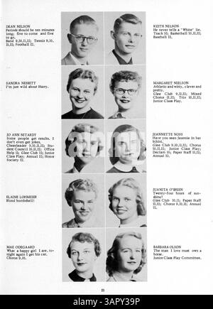 Le Bloomington High Yearbook de 1954, '54 Bloomington Bear', documente les réalisations académiques, athlétiques et parascolaires des étudiants et des professeurs au cours de l'année scolaire 1953-1954. Banque D'Images