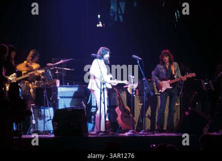 1 JANVIER 2011 - GEORGE HARRISON EN CONCERT AU MADISON SQUARE GARDEN AVEC ERIC CLAPTON.. L FRANK/ PHOTOS(crédit image : © Globe photos/ZUMAPRESS.com) Banque D'Images