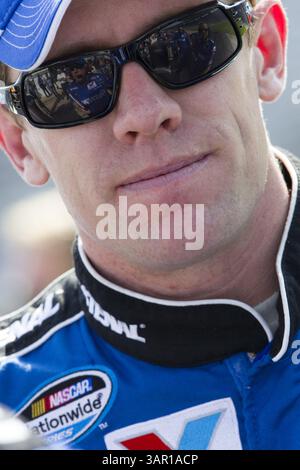 FORT WORTH, TX - 08 avril 2011 : Carl Edwards (60 ans) attend de se qualifier pour la course O'Reilly Auto parts 300 au Texas Motor Speedway de Fort Worth, TX. (Crédit image : © ASP/Cal Sport Media/ZUMAPRESS.com) Banque D'Images