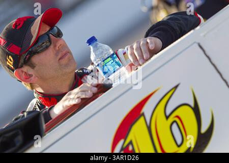 FORT WORTH, TX - 08 avril 2011 : Greg Biffle (16 ans) attend de se qualifier pour la course Samsung Mobile 500 au Texas Motor Speedway de Fort Worth, TX. (Crédit image : © ASP/Cal Sport Media/ZUMAPRESS.com) Banque D'Images