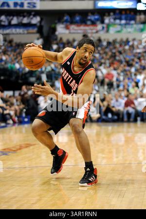25 avril 2011 : le meneur Andre Miller #24 des Portland Trail Blazers lors d'un match éliminatoire de la première ronde de la NBA Western Conference entre les Portland Trail Blazers et les Dallas Mavericks au American Airlines Center de Dallas, TX Dallas a battu Portland 93-82(crédit image : © Albert Pena/Cal Sport Media/ZUMAPRESS.com) Banque D'Images