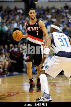 25 avril 2011 : le garde des Trail Blazers de Portland Brandon Roy #7 lors d'un match des éliminatoires de la première ronde de la NBA Western Conference entre les Trail Blazers de Portland et les Mavericks de Dallas au American Airlines Center de Dallas, TX Dallas a battu Portland 93-82(crédit image : © Albert Pena/Cal Sport Media/ZUMAPRESS.com) Banque D'Images