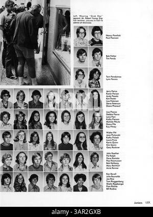 L'annuaire 'Robin '76' de Robbinsdale High School se penche sur l'année scolaire 1975-1976 avec une couverture de l'athlétisme, des études, des activités sociales et des événements mémorables. Banque D'Images