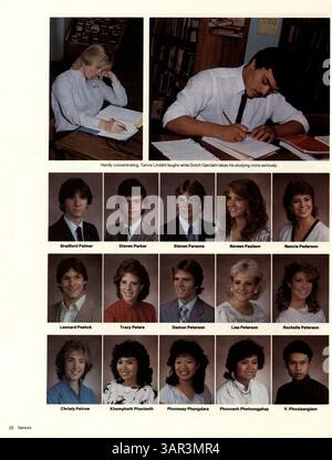 L'édition 1985 de l'annuaire 'Sagamore '85 : Celebrate the moment' documente la vie étudiante, les contributions des professeurs, les clubs scolaires et les équipes sportives pendant l'année scolaire 1984-1985 de la Roosevelt High School. Banque D'Images