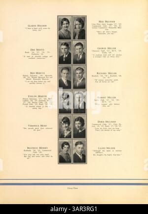 Cet annuaire 1930 présente les faits saillants de l'année scolaire 1929-1930 à North High, y compris les réalisations scolaires, les événements sportifs et le rôle des étudiants afro-américains dans la formation de la culture scolaire. Banque D'Images