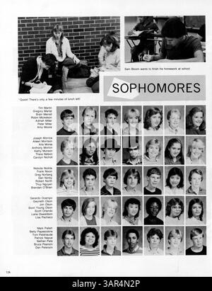 Le South High Yearbook, Tiger '84, documente les réalisations académiques et parascolaires, les sports, les clubs et les événements mémorables de l'année scolaire 1983-1984. Banque D'Images