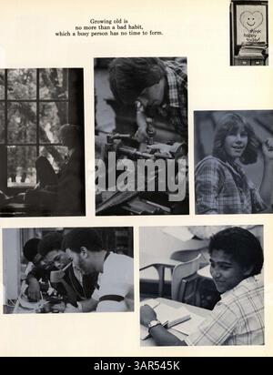 L'Annuaire 'Wahian' 1980 de Washburn High School capture l'essence de la vie étudiante au cours de l'année scolaire 1979-1980, y compris l'athlétisme, les activités académiques, les clubs et les événements notables dans le calendrier scolaire. Banque D'Images