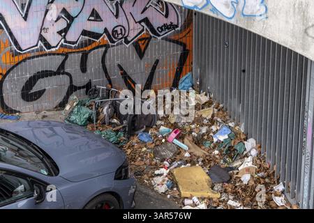 Coin jonché au tunnel piétonnier, Messedamm au ICC, Berlin, Allemagne, Europe Banque D'Images