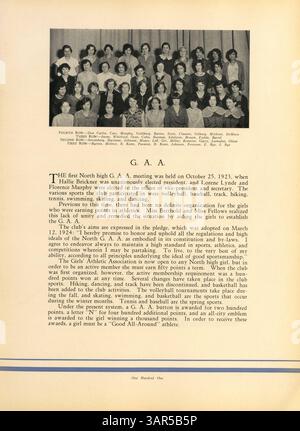 Cet annuaire « Polaris » de 1930 présente les étudiants, les enseignants, les clubs, les événements sportifs et académiques du North High. tout en documentant la participation des étudiants afro-américains et les contributions à la communauté au cours de l'année scolaire 1929-1930. Banque D'Images