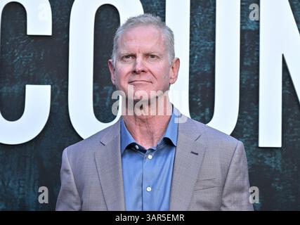 Hollywood, États-Unis. 16 avril 2025. Bill Dubuque arrive à la première de « The Accountant 2 » à Los Angeles au TCL Chinese Theatre le 16 avril 2025 à Hollywood, CA. © Lisa OConnor/AFF-USA.com crédit : AFF/Alamy Live News Banque D'Images