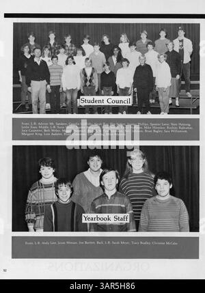 Cet annuaire 1986 de South View Jr. High commémore l'année scolaire 1985-1986, mettant en vedette la vie étudiante, les enseignants, l'athlétisme, les clubs, et des événements scolaires. Banque D'Images