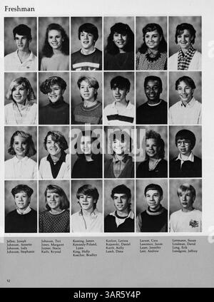 Le South View Jr. High Yearbook 1986 documente les activités des élèves, des enseignants, des clubs, de l'athlétisme et d'autres événements de l'année scolaire 1985-1986 à South View Junior High School. Banque D'Images