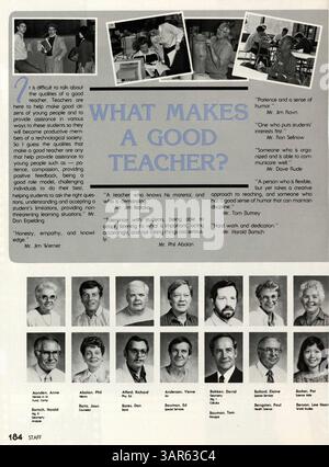 Le Hopkins High Yearbook 1987, intitulé Regalia 1987 : Out of the Blue, documente les étudiants, les enseignants, les clubs, l'athlétisme, et des événements de l'année scolaire 1986-1987, capturant les moments clés et la vie étudiante. Banque D'Images