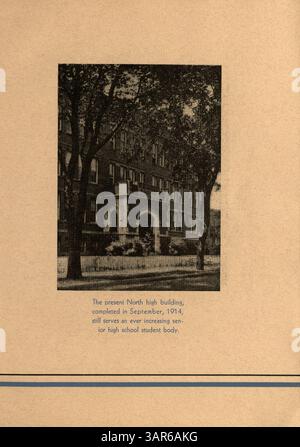 L'édition 1930 de l'annuaire North High présente le corps étudiant et le corps enseignant de l'année universitaire 1929-1930. Il présente des clubs, des réalisations sportives et des événements sociaux importants, y compris l'histoire afro-américaine. Banque D'Images