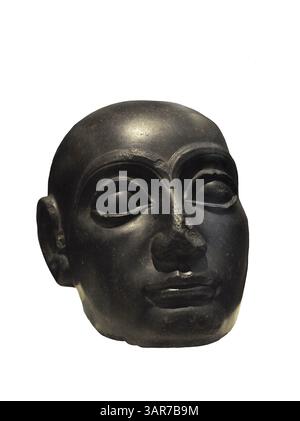 Chef de Gudea, prince de l'État de Lagash, de 2144 av. J.-C. à 2124 av. J.-C. Mésopotamie. Période néo-sumérienne. Diorite, 22 x 26 cm. Musée archéologique national. Madrid. Espagne. (En prêt, Musée du Prado). Banque D'Images